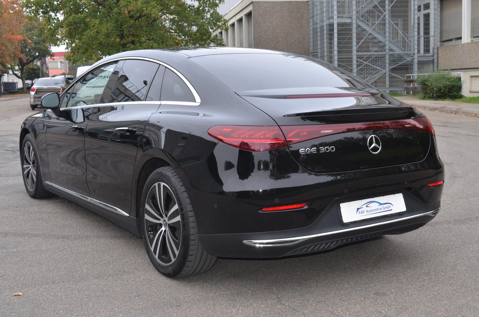 Mercedes-Benz EQE 300