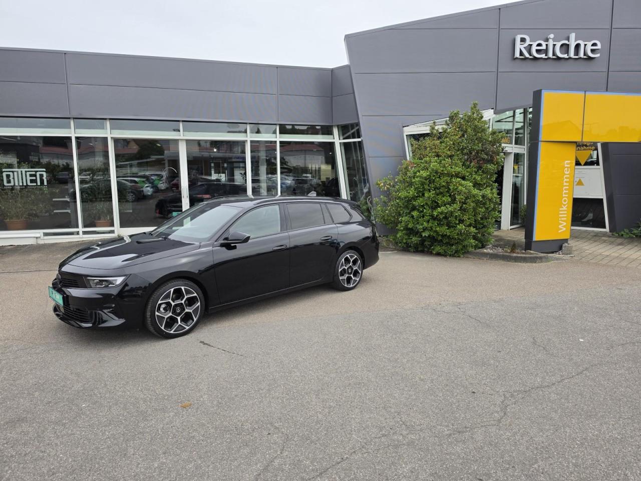 Opel Astra ST Ultimate 1,2 AT+PANO+SHZ+LHZ+ACC+RFK