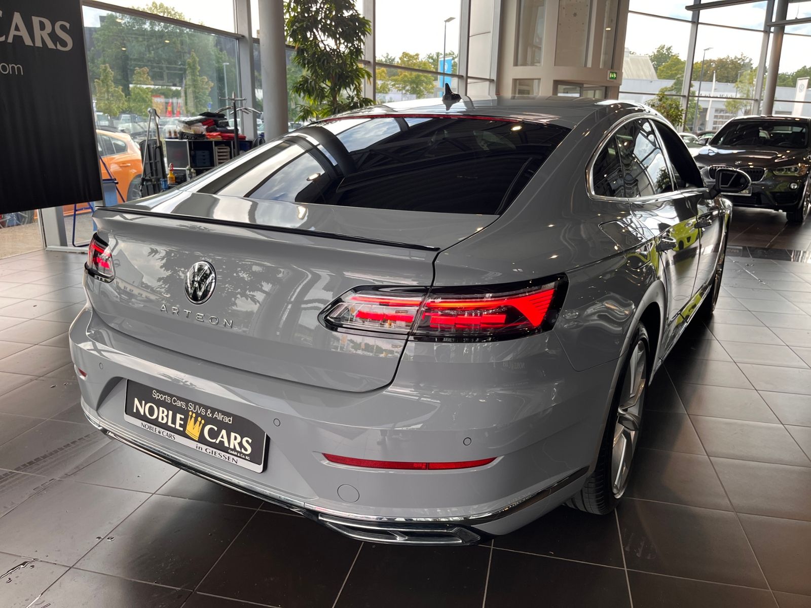 Fahrzeugabbildung Volkswagen Arteon R-Line 360° SHZ LED NAVI