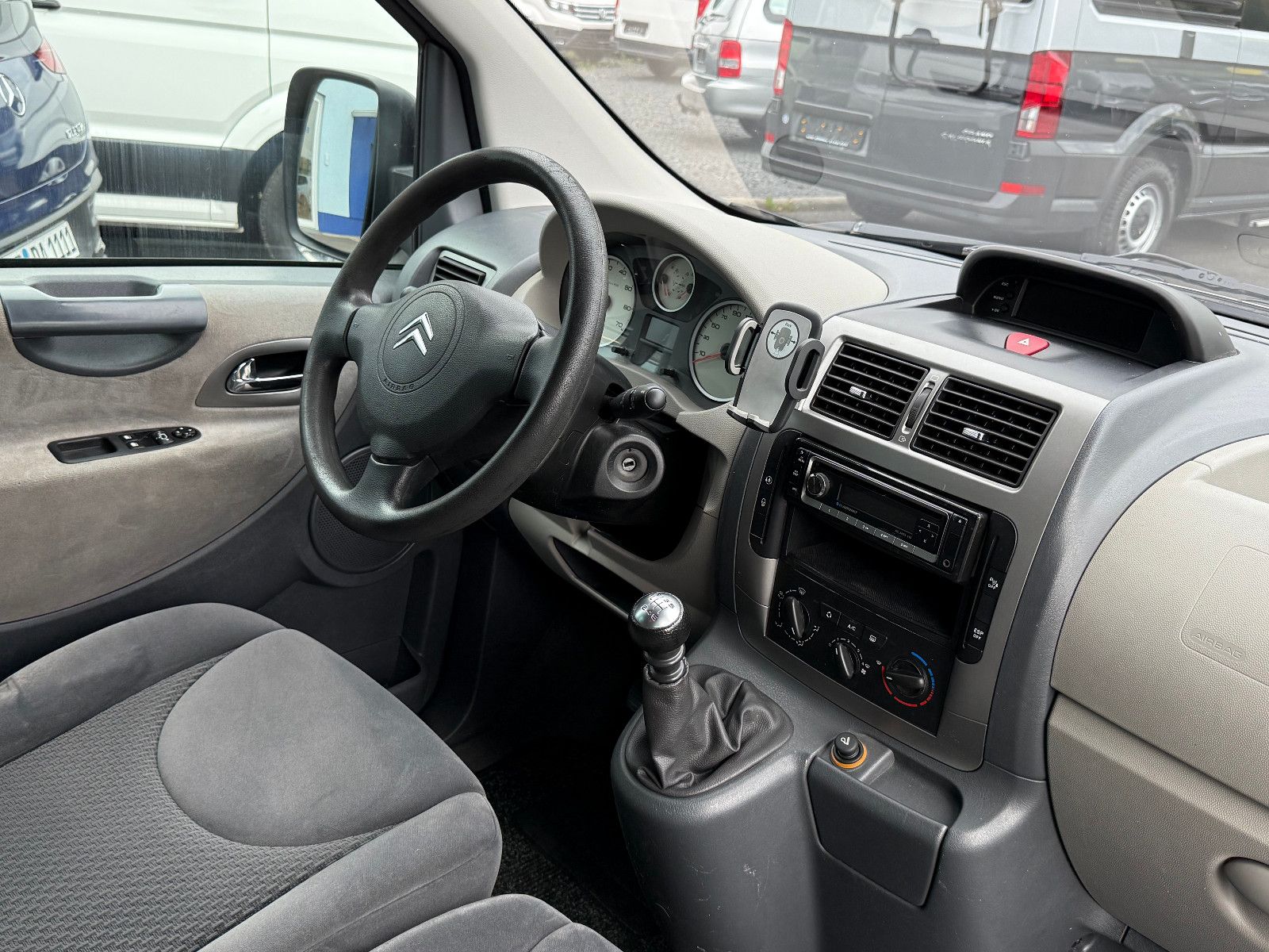 Fahrzeugabbildung Citroën Jumpy HDi 125 FAP Confort L2 9-Sitzer AHK PDC