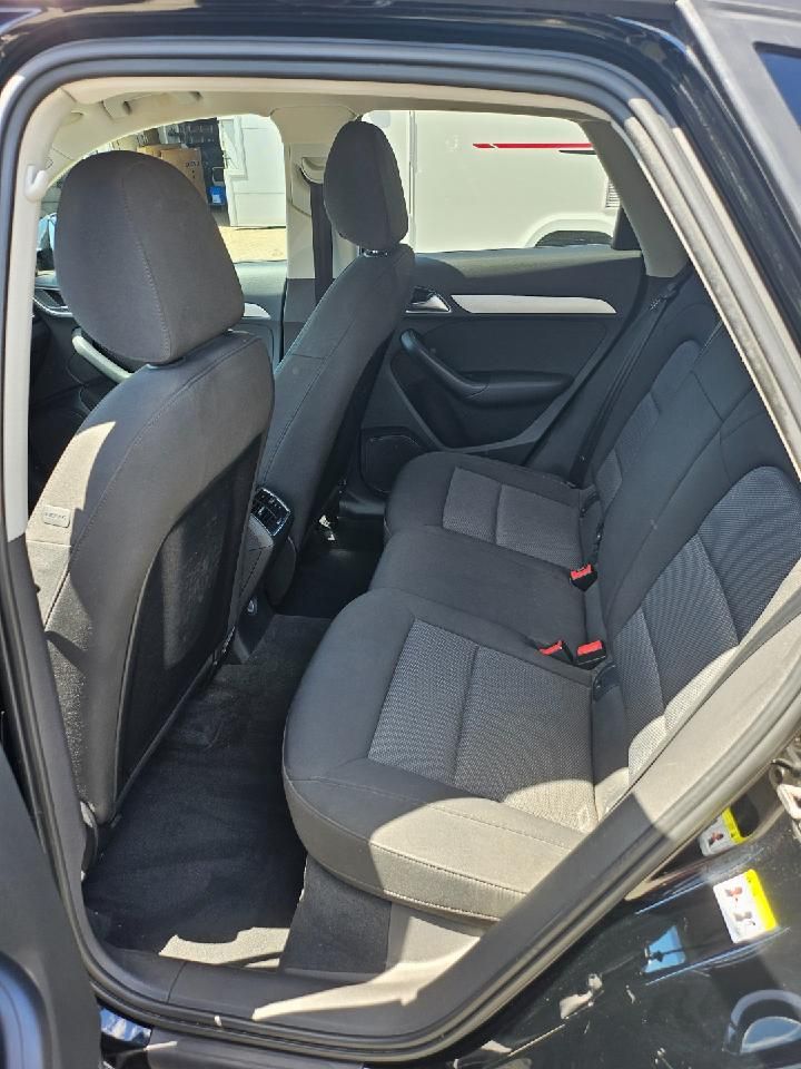 Fahrzeugabbildung Audi Q3 Automatik Allwetter