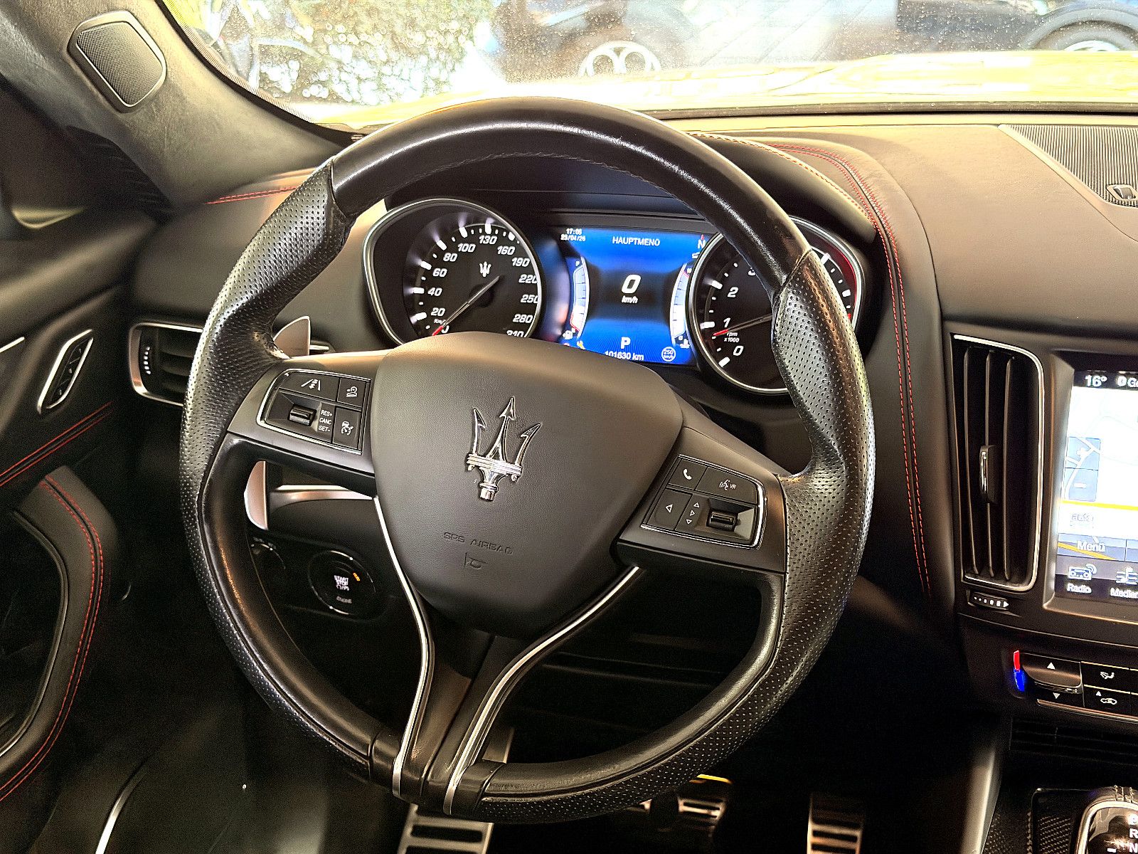 Fahrzeugabbildung Maserati Levante S/CARBON/HARMAN-KARDON/KAMERA/BRD