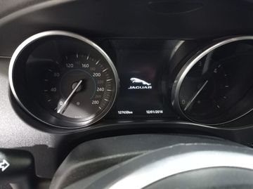 Jaguar F-Pace - 6