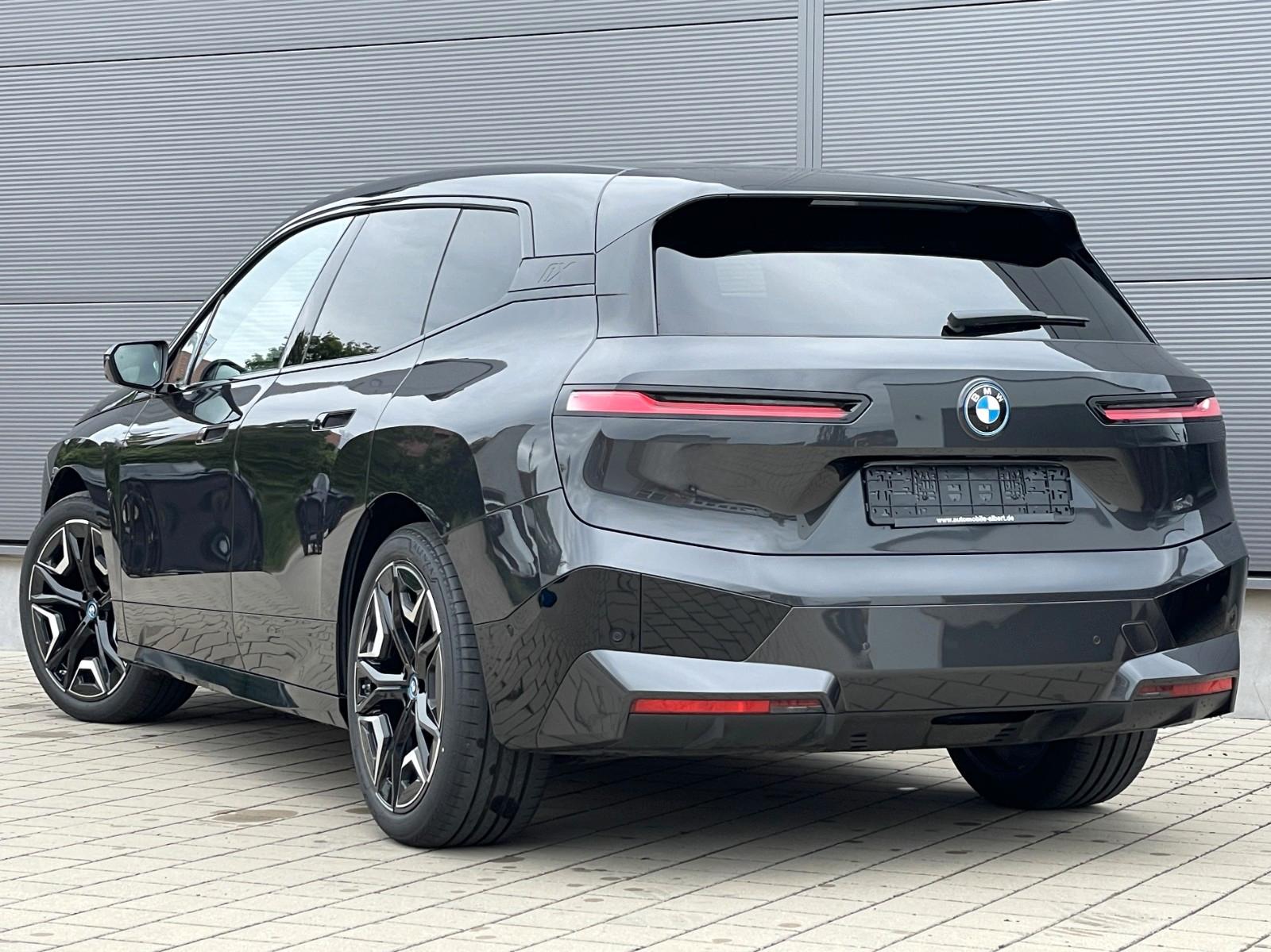 BMW iX 50 xDrive Sport*Pano*AHK*360°*H/K*Sitzbelüft