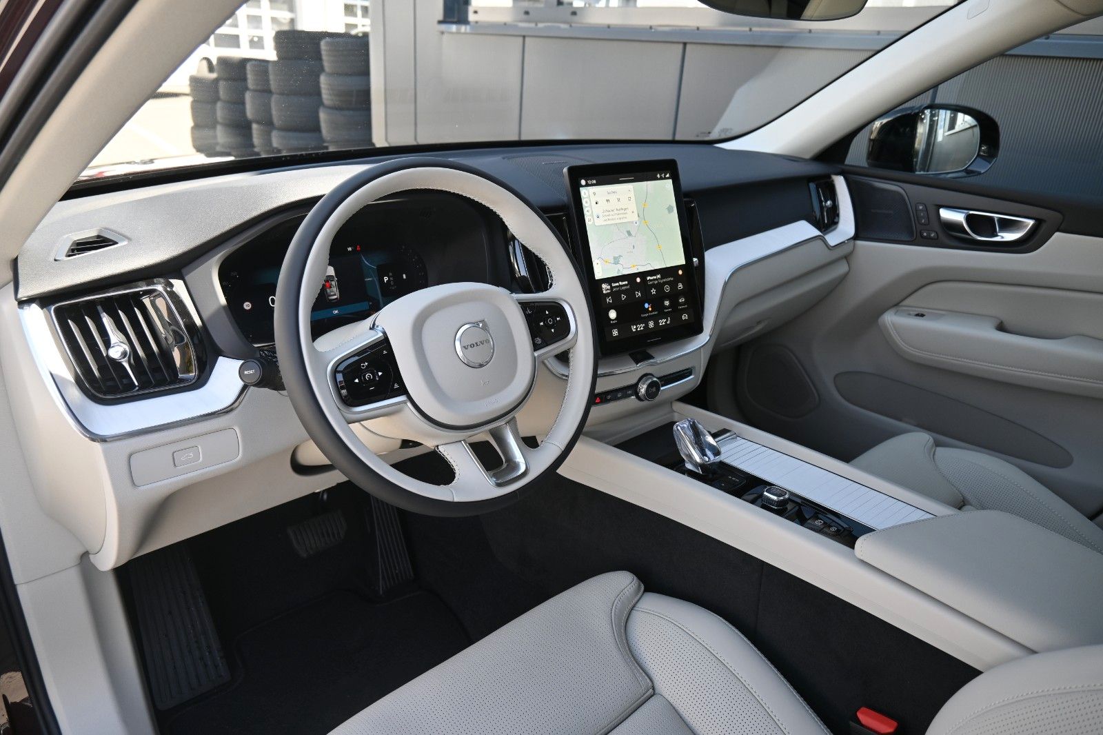 Fahrzeugabbildung Volvo XC60 B5 B AWD Plus Dark*FSHZG*PANO*360°*ACC