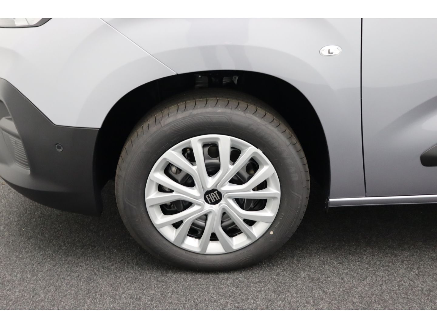 Fahrzeugabbildung Fiat Doblo L2 1.5 96 kW Dobln series 4 Kombi XL Navi