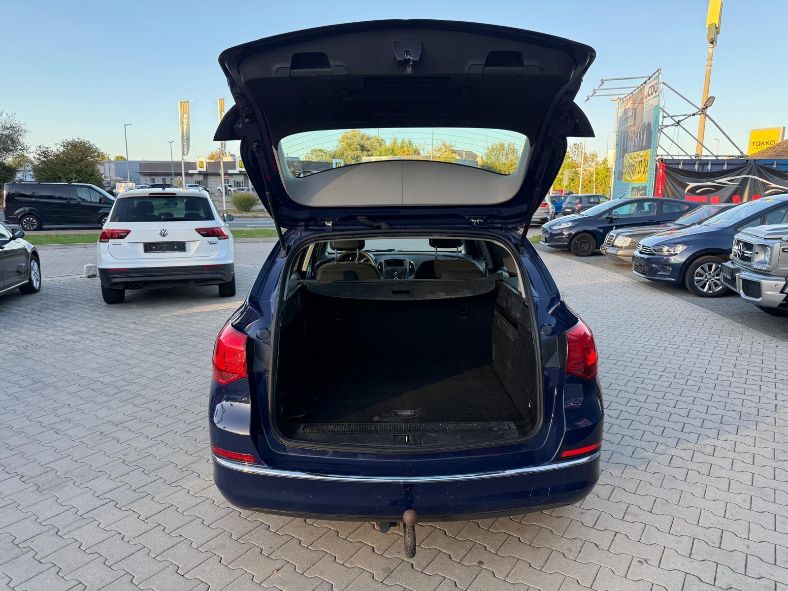 Opel Astra 2015 — photo 12