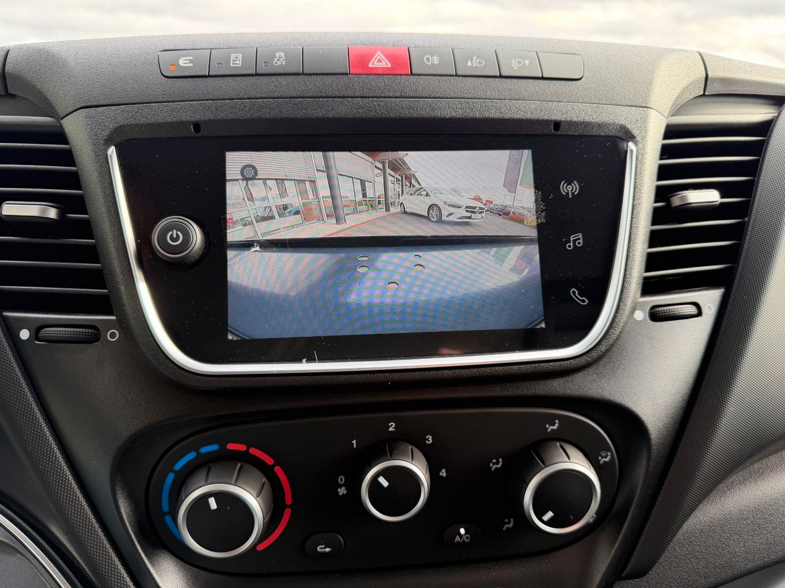 Fahrzeugabbildung Iveco Daily 35S14 A8*R3.450mm*Automatik*Kamera*2Sitze*