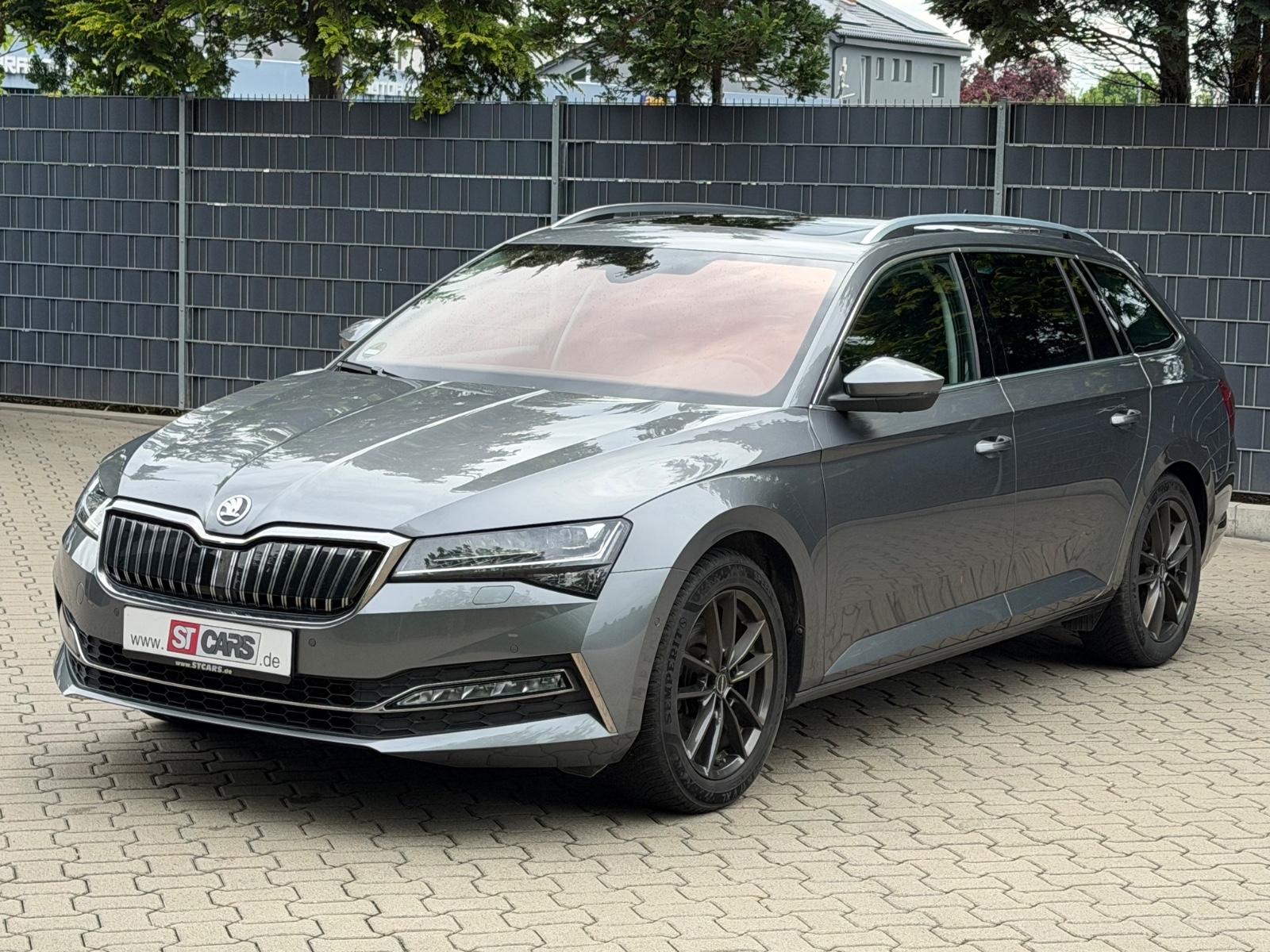 Skoda Superb Combi Style iV AHK PANO STANDHEIZUNG 360