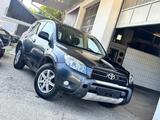 Toyota RAV 4 2.2-D-4x4 *KLIMAAUTOMATIK, AHK, TEMPOMAT - gebrauchte Toyota RAV 4 aus dem Jahr 2006