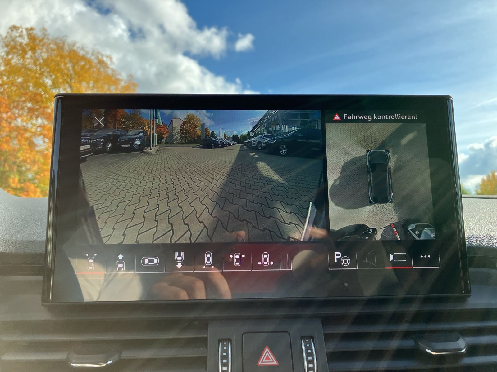 Fahrzeugabbildung Audi Q5 Sportback 55 TFSI e quattro S line LED Pano L