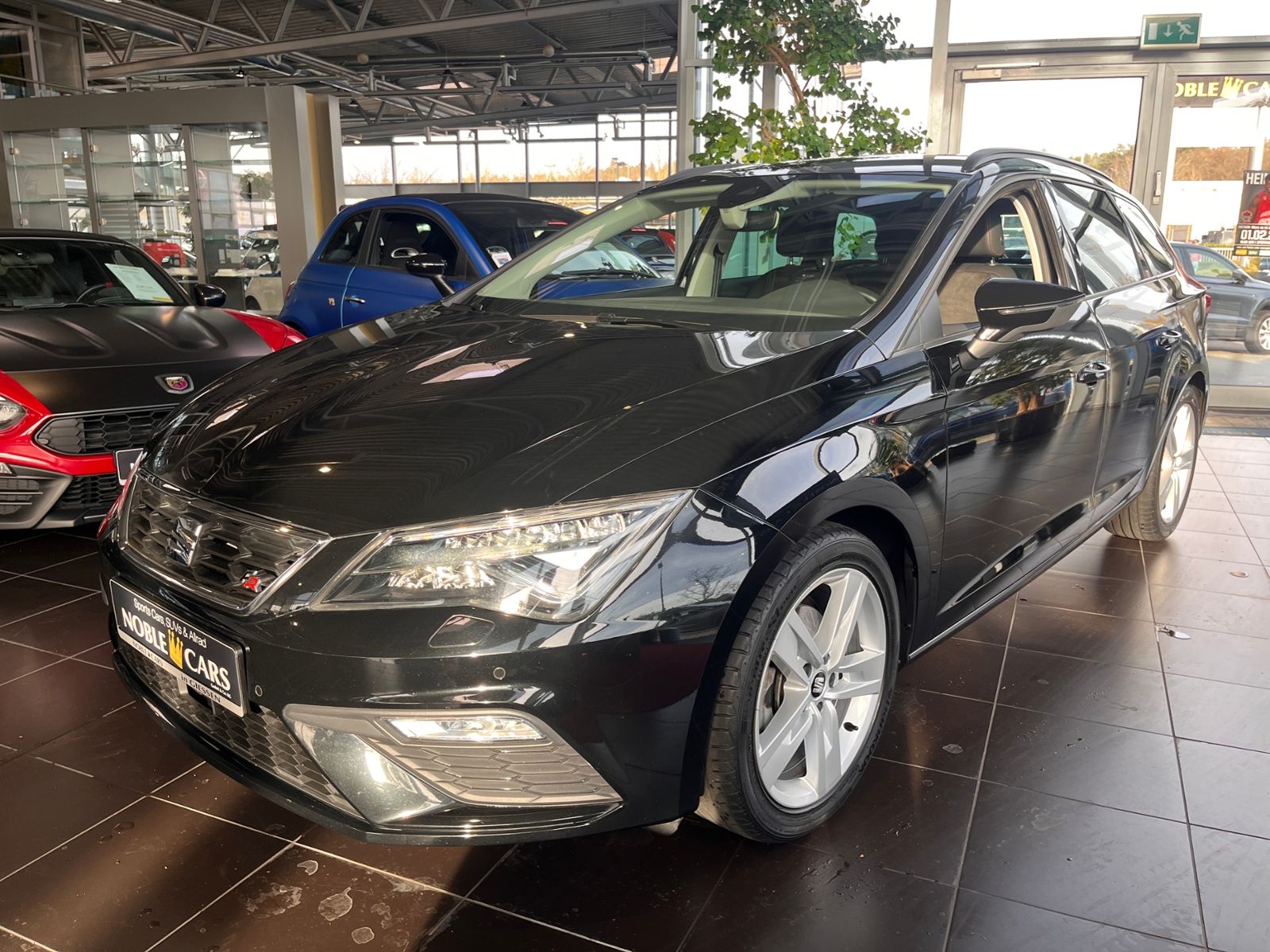 Fahrzeugabbildung SEAT Leon ST FR Black Matt Edition LED NAVI ALU
