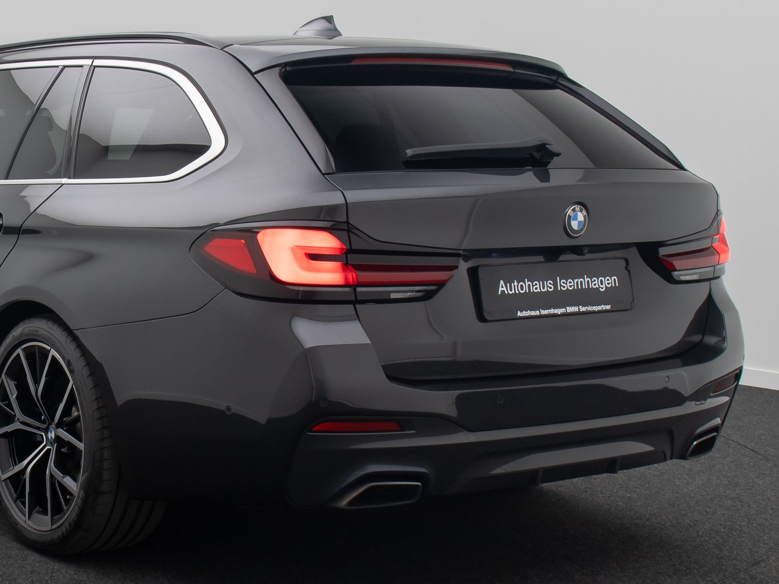 Fahrzeugabbildung BMW 530d M Sport Kamera DAB Laser Komfort H/K HUD 19