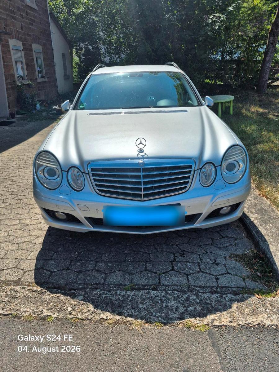 Mercedes-Benz E 320