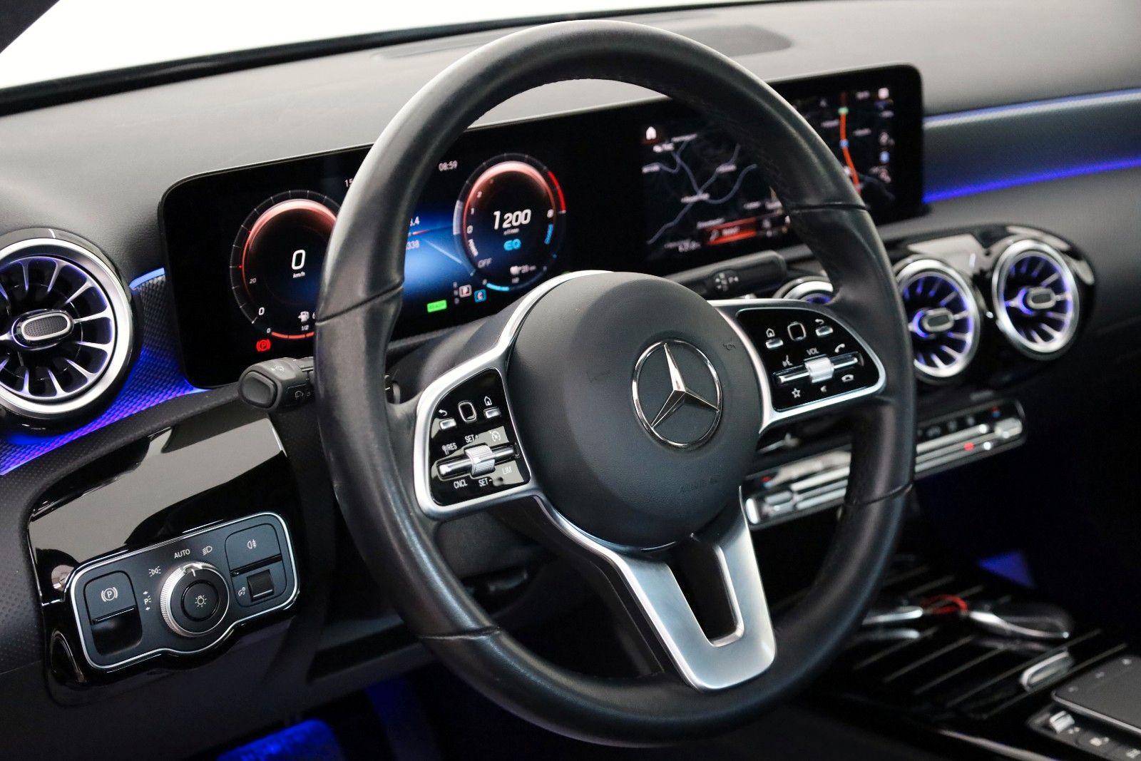 Fahrzeugabbildung Mercedes-Benz A 250 e Progressive,Leder,Navi,LED,SH,Kamera