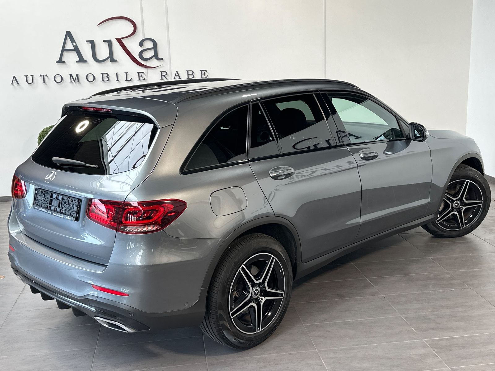 Fahrzeugabbildung Mercedes-Benz GLC 220d 4MATIC AMG Line NAV+LED+ACC+KAMERA+PANO