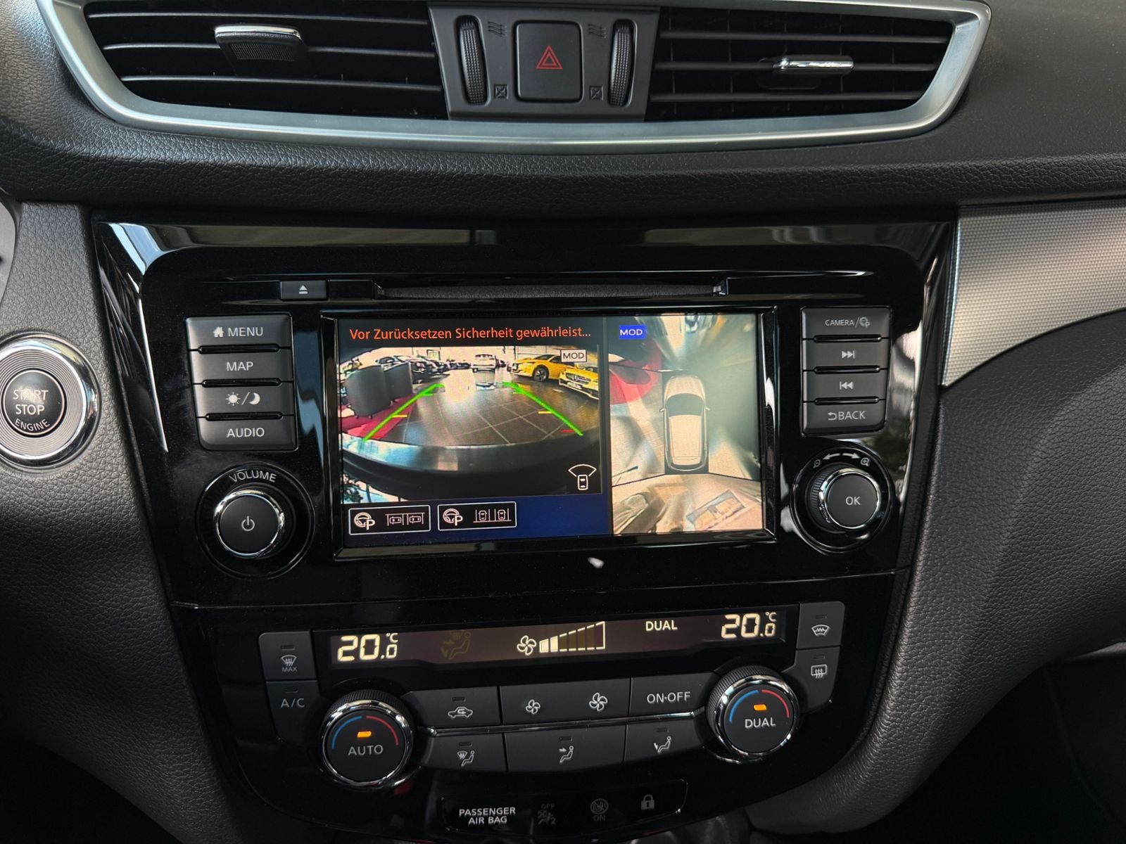 Fahrzeugabbildung Nissan Qashqai Tekna+ 4x4 PANO RFK ACC NAVI
