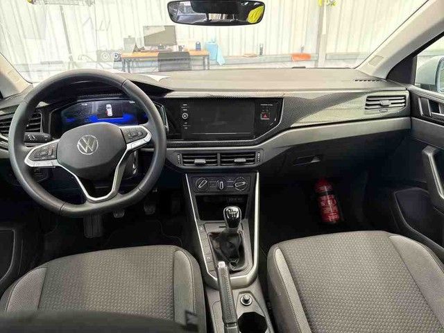 Fahrzeugabbildung Volkswagen Polo VI Life 1.0TSI LED Klima PDC vorn und hint