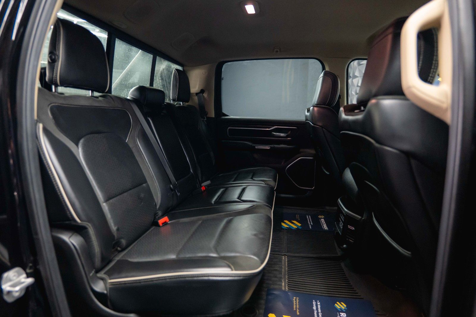 Fahrzeugabbildung Dodge RAM 5.7 V8 HEMI 4x4 LARAMIE Offroad Night LED