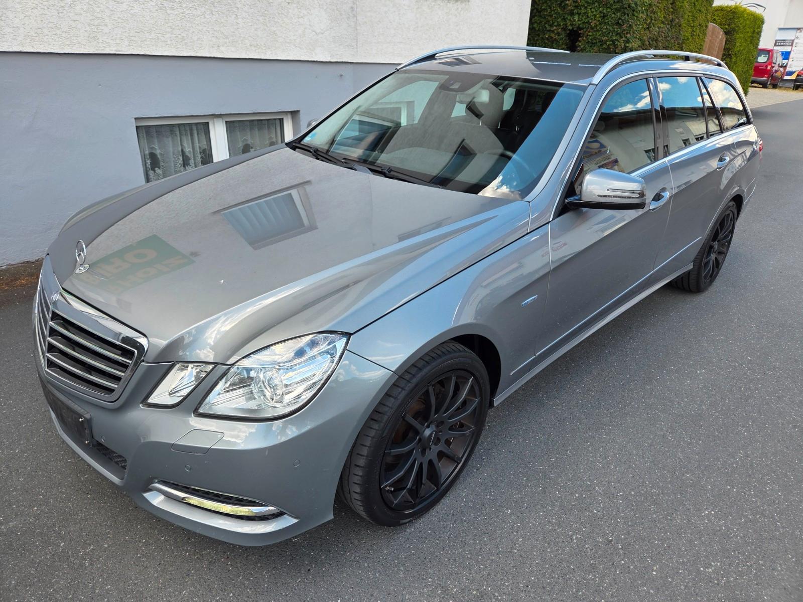 Mercedes-Benz E 200 CGI T Leder Xenon TÜV bis 01 / 2028