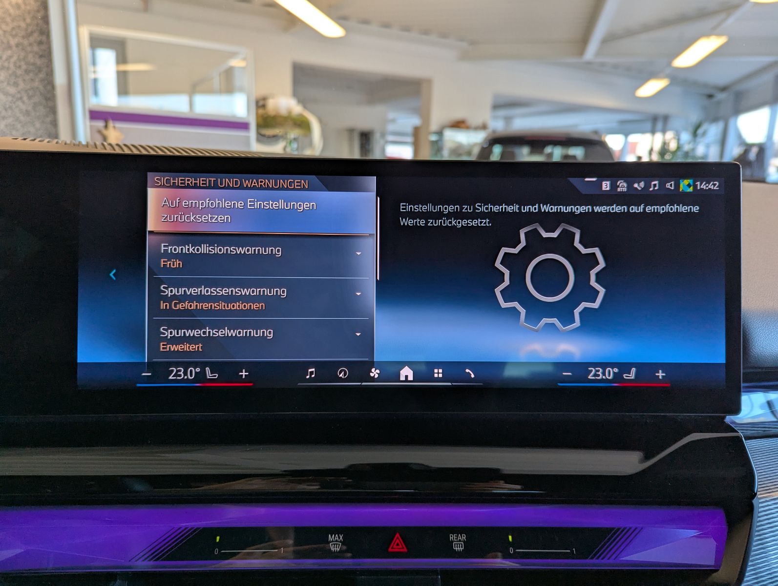 BMW 520 d M-Sport Innov.-Paket H/K LED Pano AHK 360° - Image 33