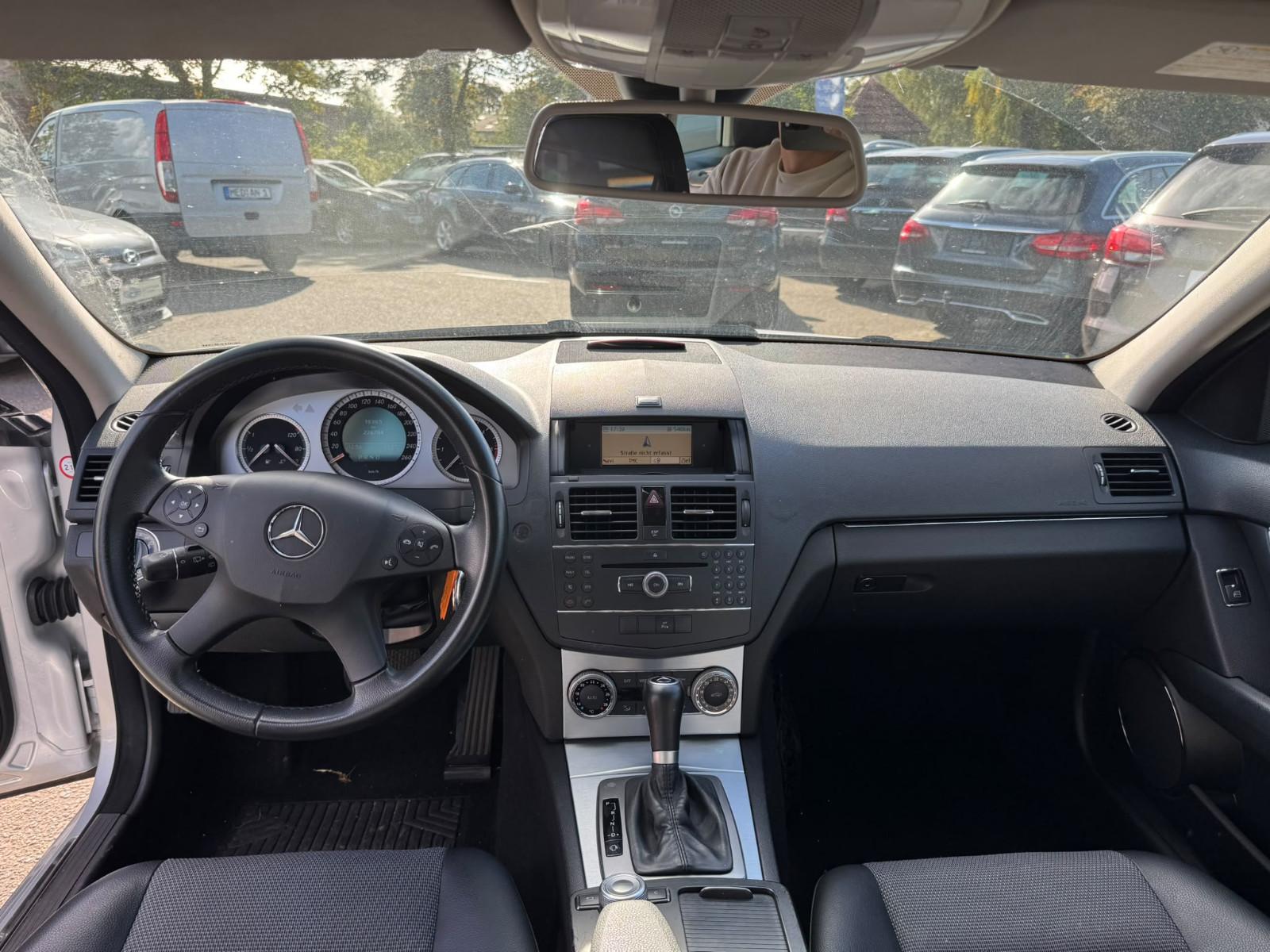 Mercedes-Benz C 220CDI AUTOMATIK/TÜV/AHK/NAVI/LEDER/KLIMA