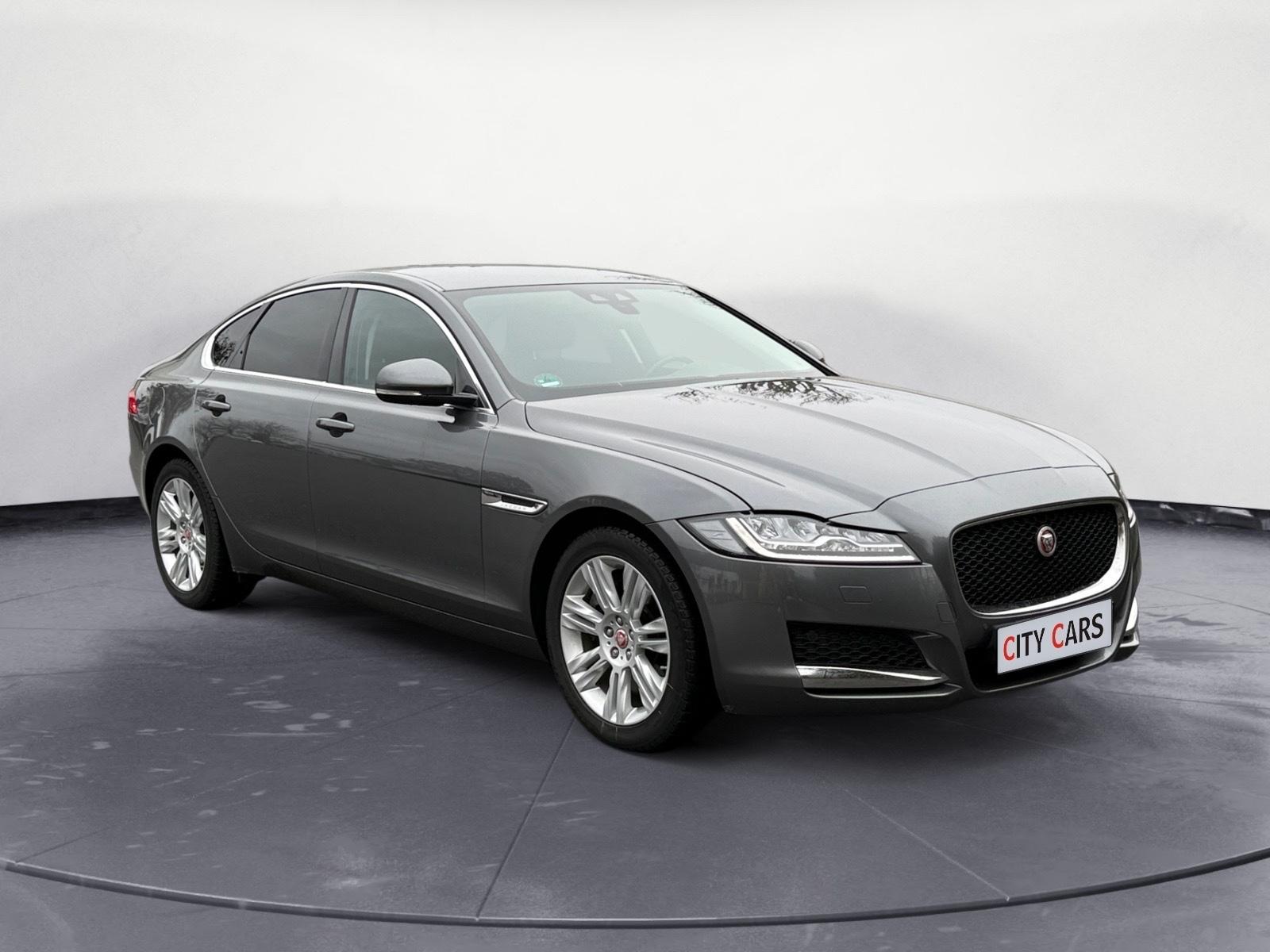 Jaguar XF Portfolio 3.0 V6 AWD Navi Kamera Xenon