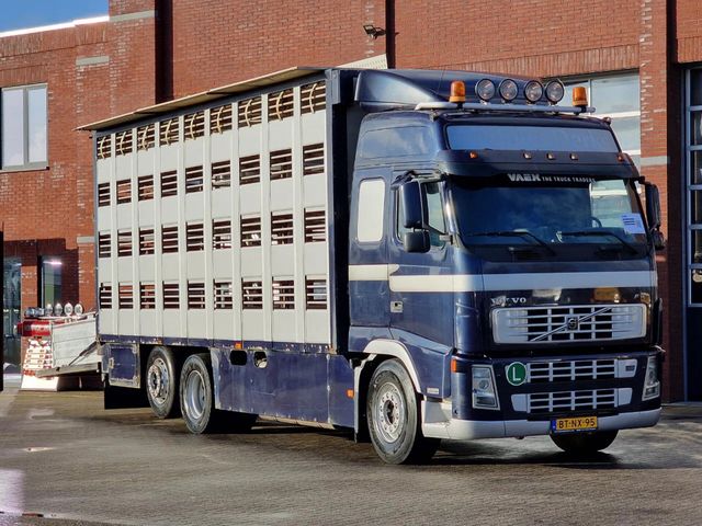 Volvo FH 13.440 6x2 - 4 stock livestock - Water & Vent