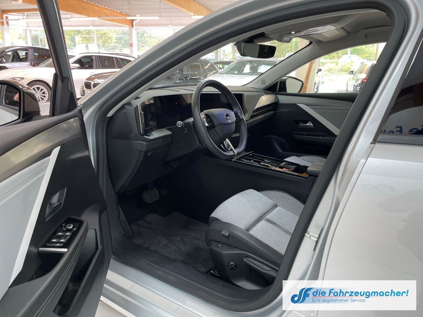 Fahrzeugabbildung Opel Astra L Sports Tourer Elegance Navi LED Apple Ca