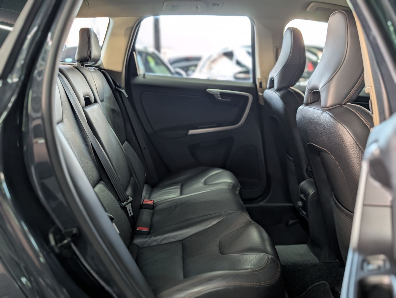 Fahrzeugabbildung Volvo XC60 Summum KAM MEMO LEDER XENON AHK SCHECKHEFT