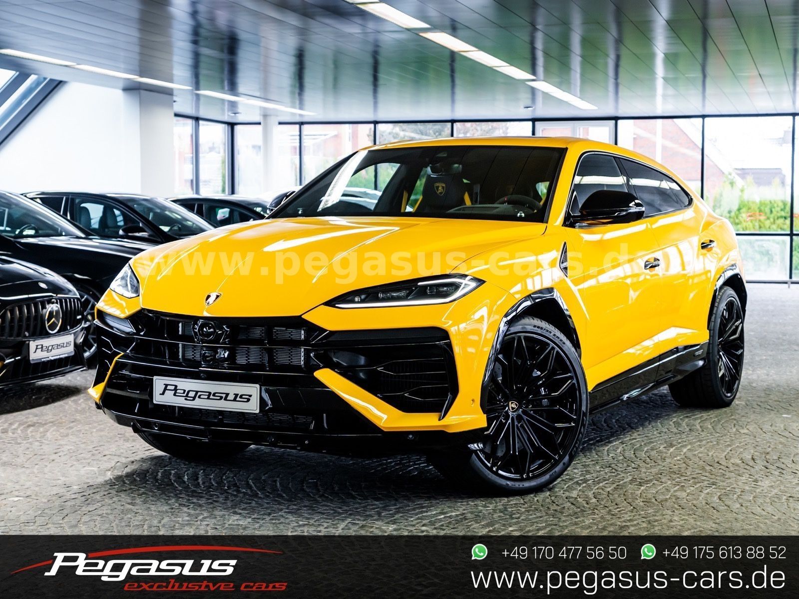 LAMBORGHINI Urus - 1