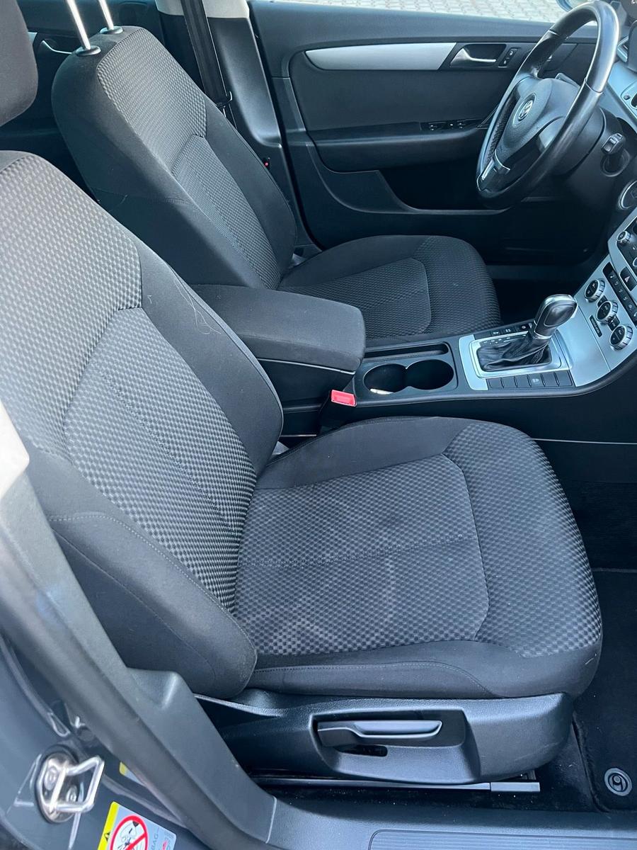 Volkswagen Passat 2012 — photo 13