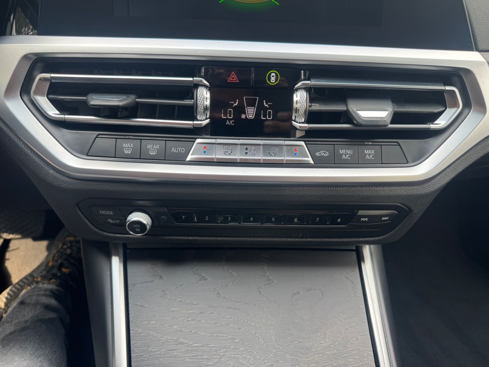 Fahrzeugabbildung BMW 318 3 Limousine 318 d Advantage LED+Navi+Keyless