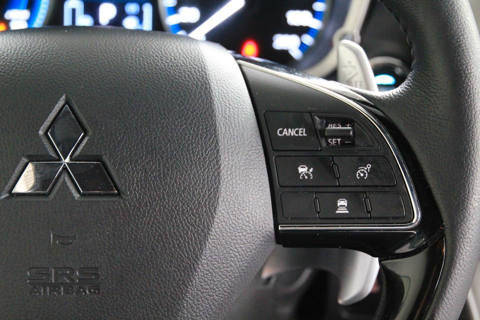 Fahrzeugabbildung Mitsubishi Eclipse Cross PHEV Intro Edition