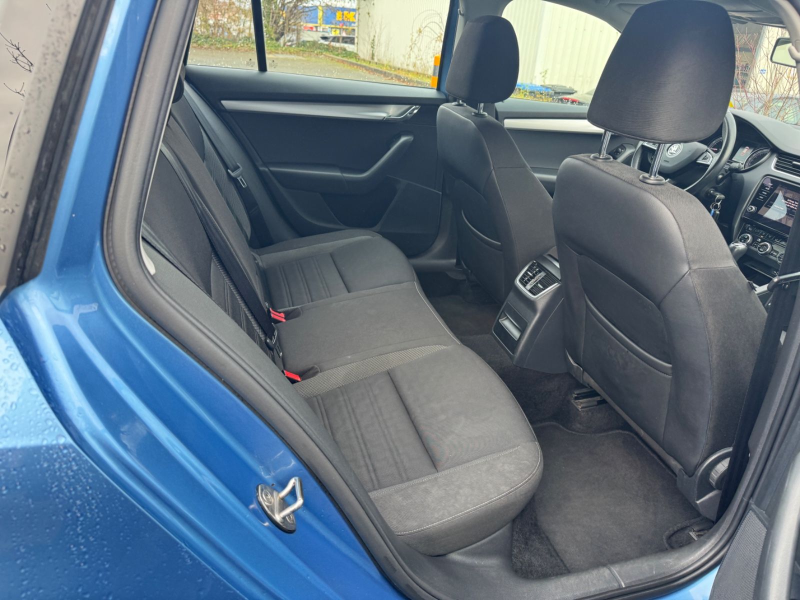 Fahrzeugabbildung SKODA Octavia Combi Ambition DSG+Navi+Alu