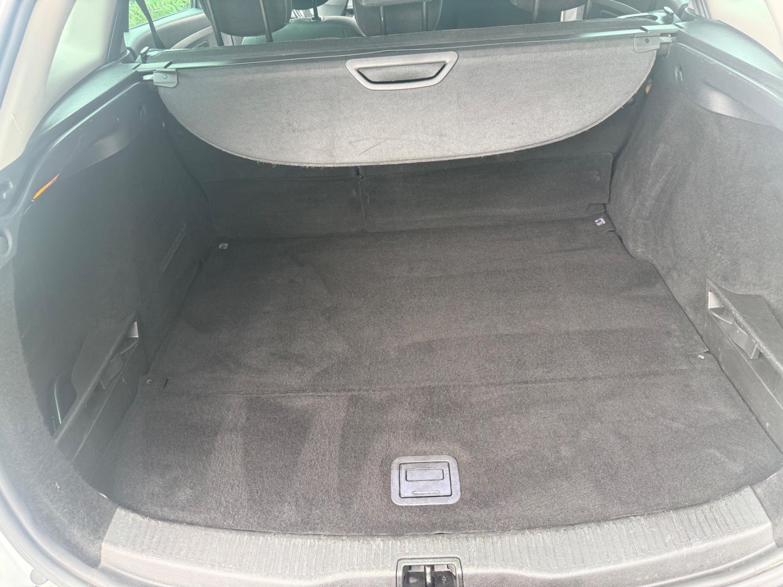 Renault Megane 2015 — photo 12