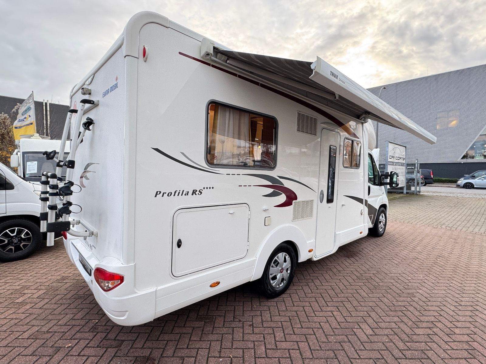 Fahrzeugabbildung Eura Mobil PROFILA RS 670 SB SAT HUBBETT LOUNGE PAKET LEDER