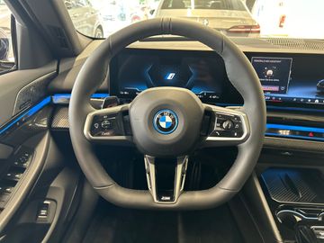 BMW i5 eDrive40 Touring M Sportpaket DAB LED