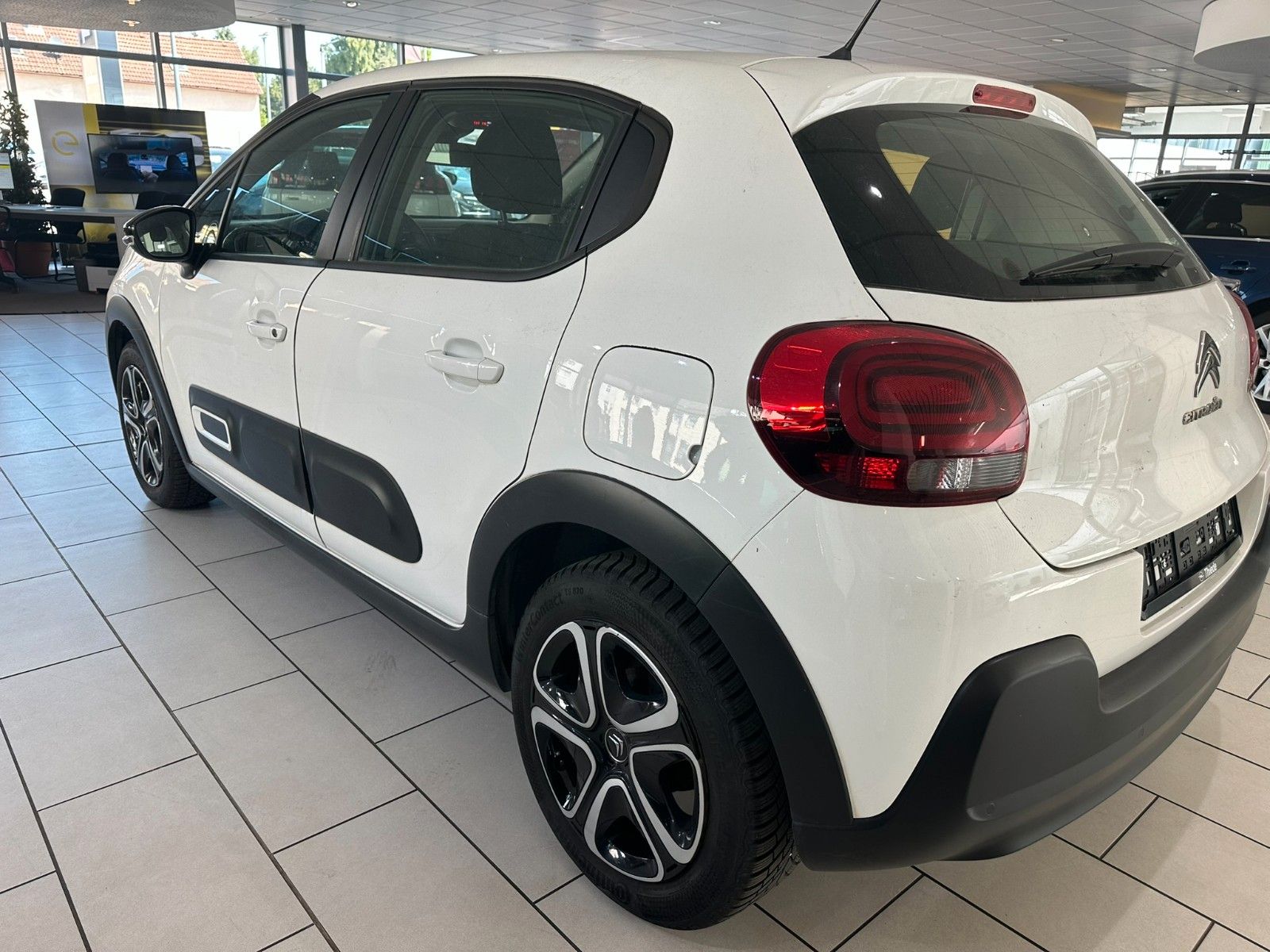 Fahrzeugabbildung Citroën C3 Feel Pack 1.2 NAVI/LED/PDC/ALU/DAB/TEMPOMAT