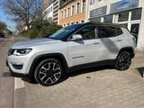 Jeep Compass Limited FWD LED, Automatik - silberne Jeep Compass