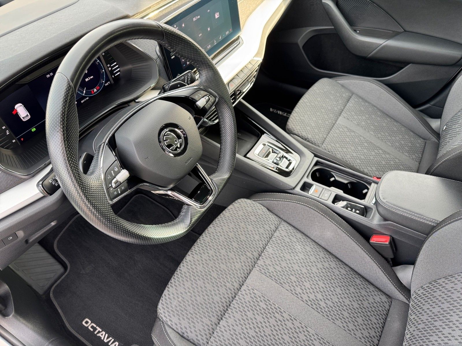 Fahrzeugabbildung SKODA Octavia Combi Style First Edition 2.0 TDI