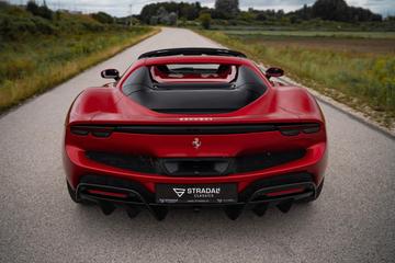صورة 9 لـ 2023 Ferrari 296 GTS