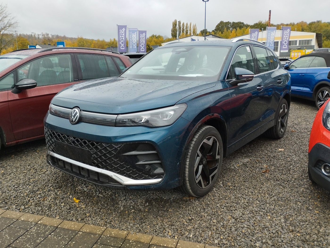Fahrzeugabbildung Volkswagen Tiguan 2.0 R-Line NEU63T DSG AHK Kamera Matrix