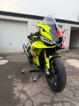 Aprilia RSV4 FACTORY 