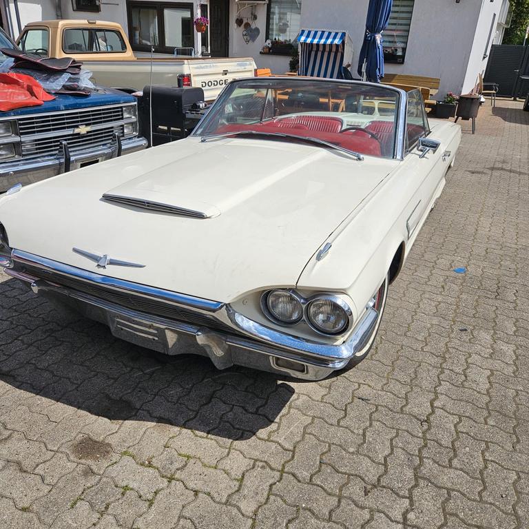 Ford Thunderbird