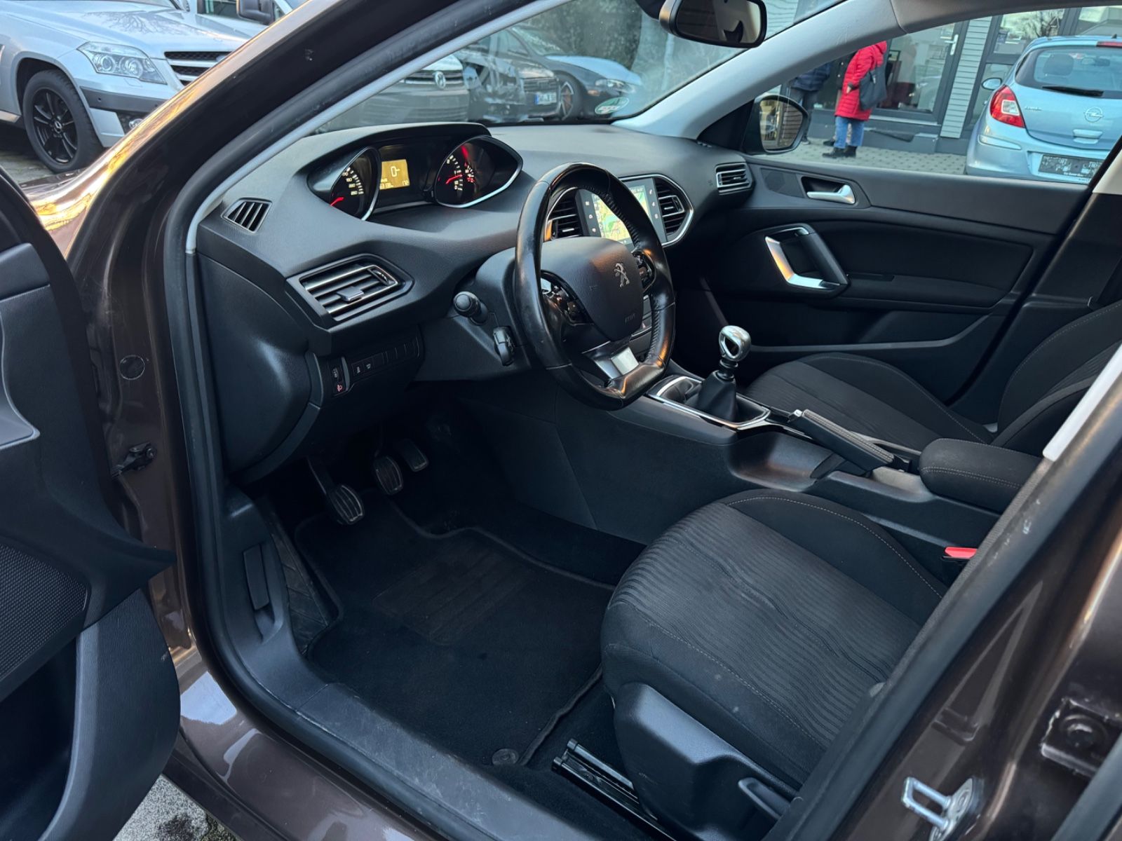 Fahrzeugabbildung Peugeot 308 Access Navi*PDC*SHZ*Garantie