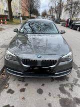 BMW Limousine 520 - BMW 520 aus 2013 mit Benzin-Antrieb: Limousine