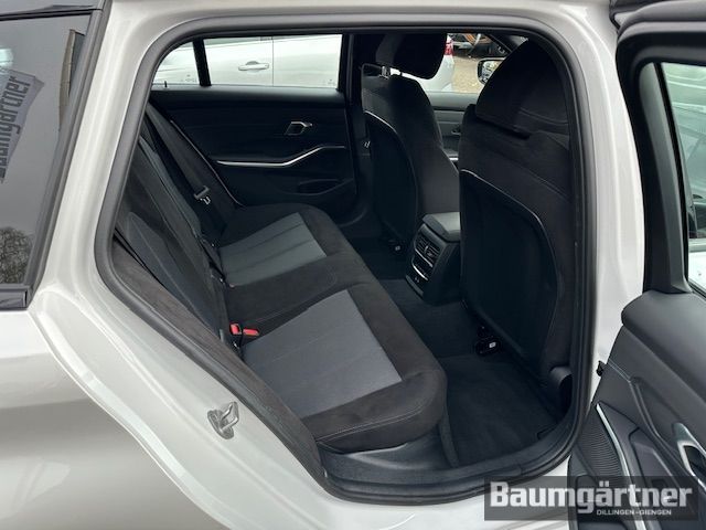 Fahrzeugabbildung BMW 330 i xDrive M-Sport Touring Kamera/ACC/Sitzh.