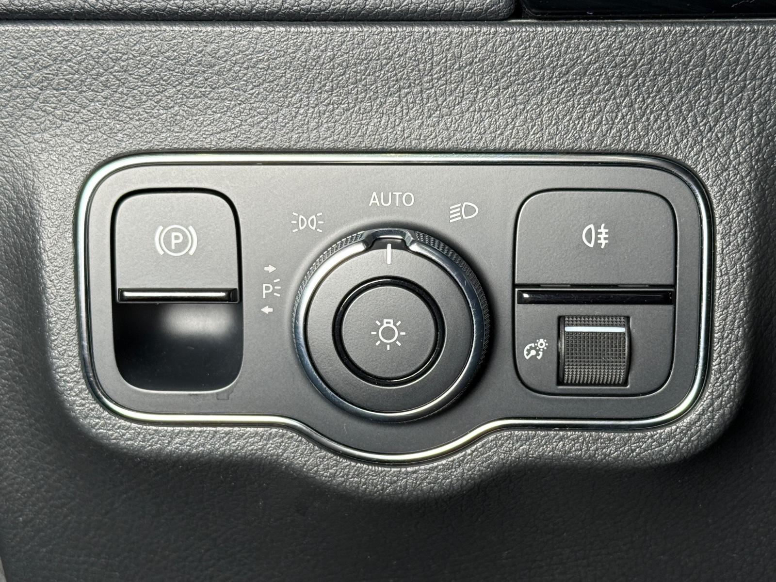 Mercedes-Benz B 200*AHK*KAMERA*MULTIBEAM-LED*NAVI*SHZG*ALU*USB