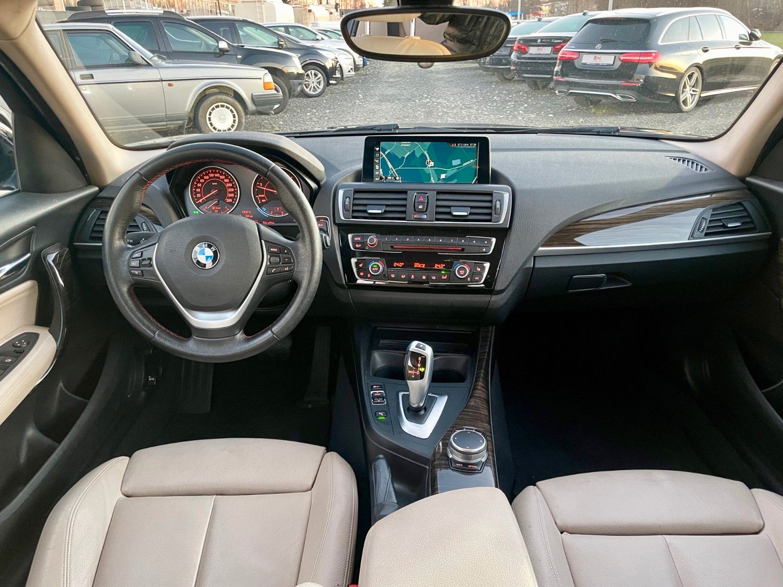 Fahrzeugabbildung BMW 125d 5-T SPORT LINE Aut. Navi Leder LED Kamera